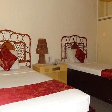 Hotel Cesario 막탄 외부 사진