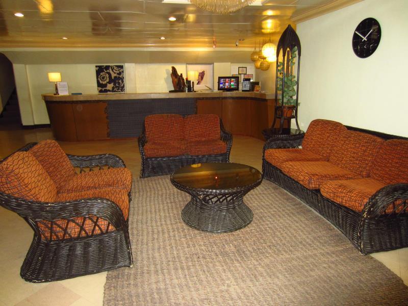 Hotel Cesario 막탄 외부 사진