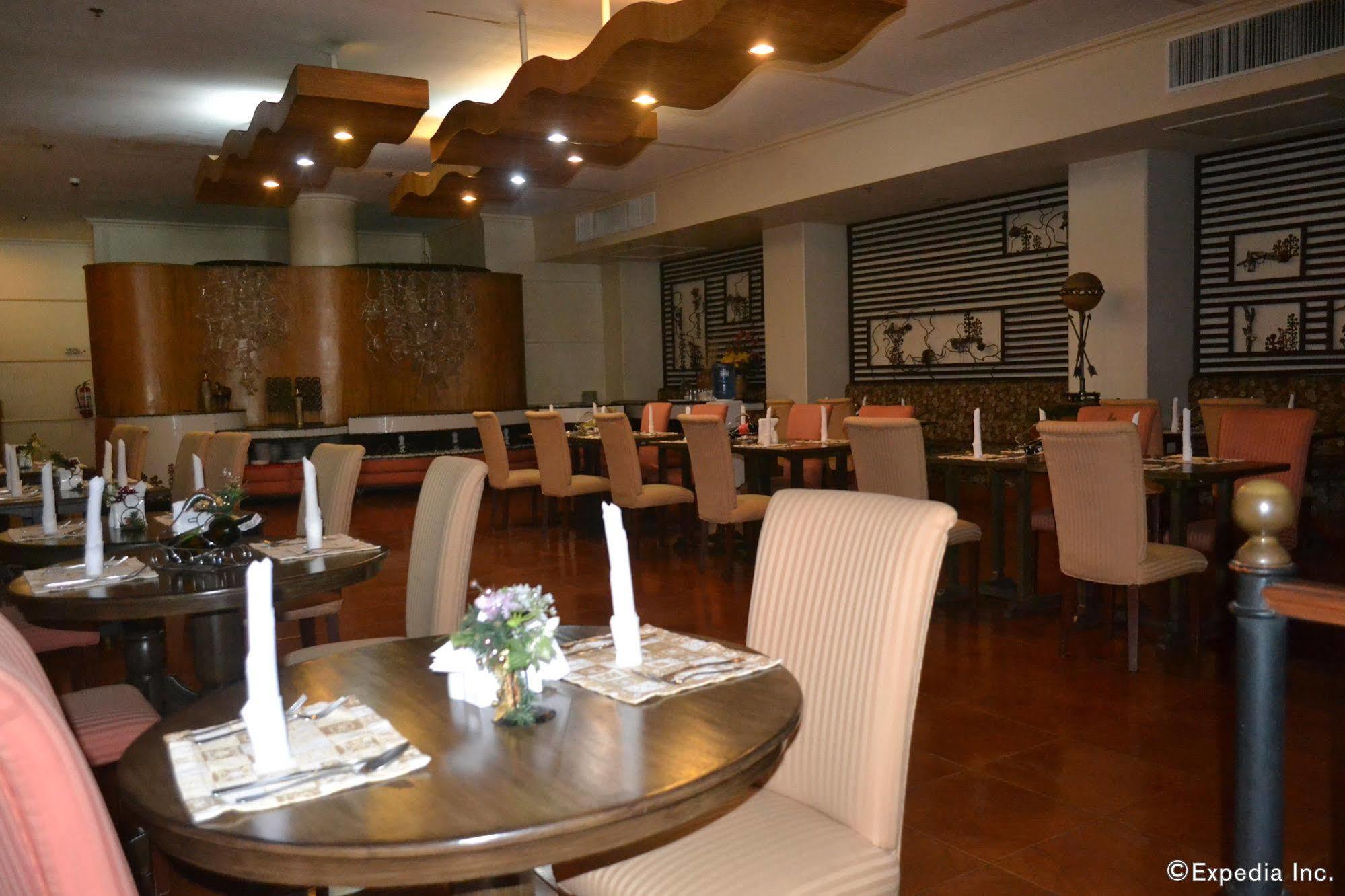 Hotel Cesario 막탄 외부 사진