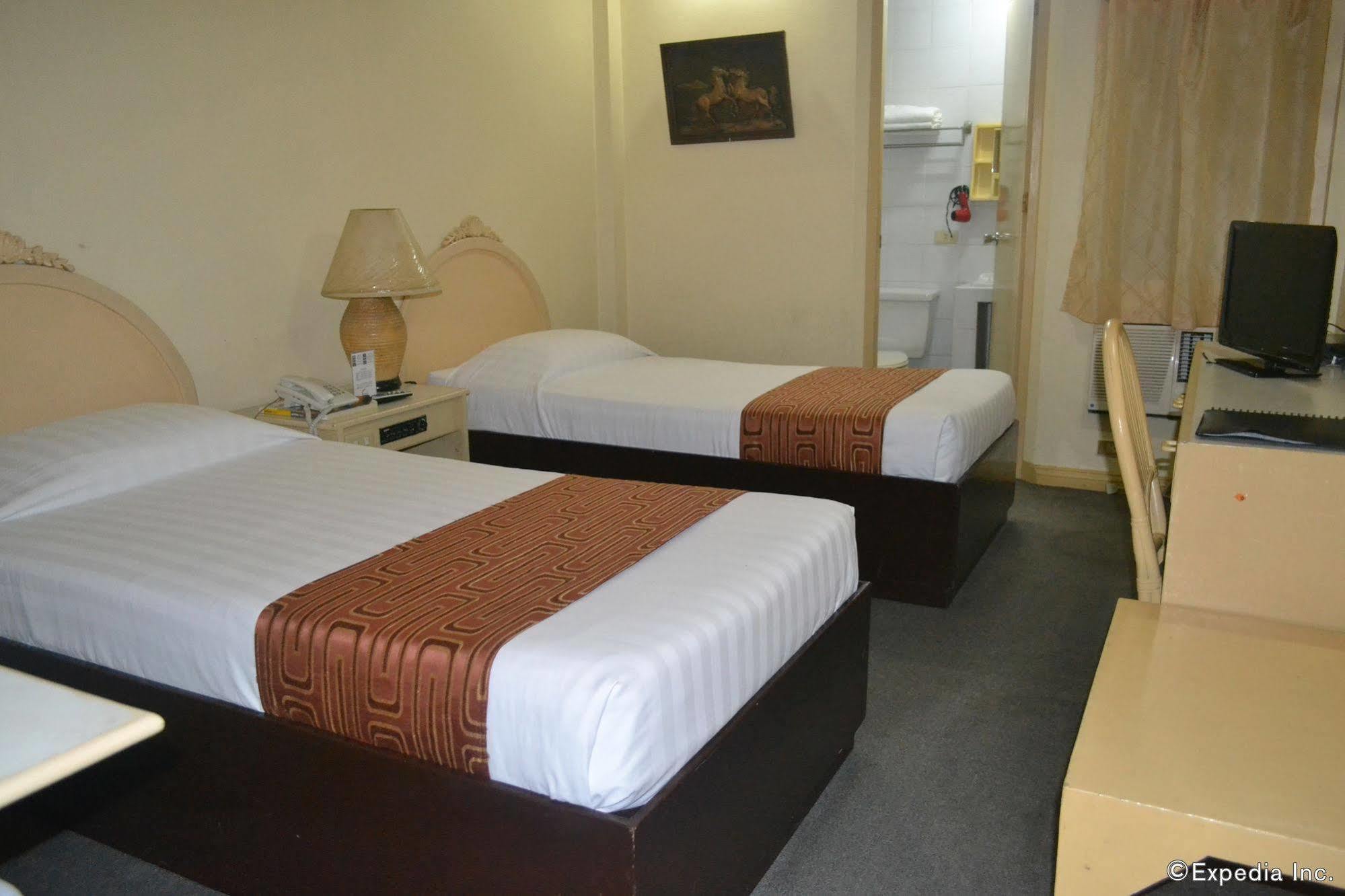 Hotel Cesario 막탄 외부 사진