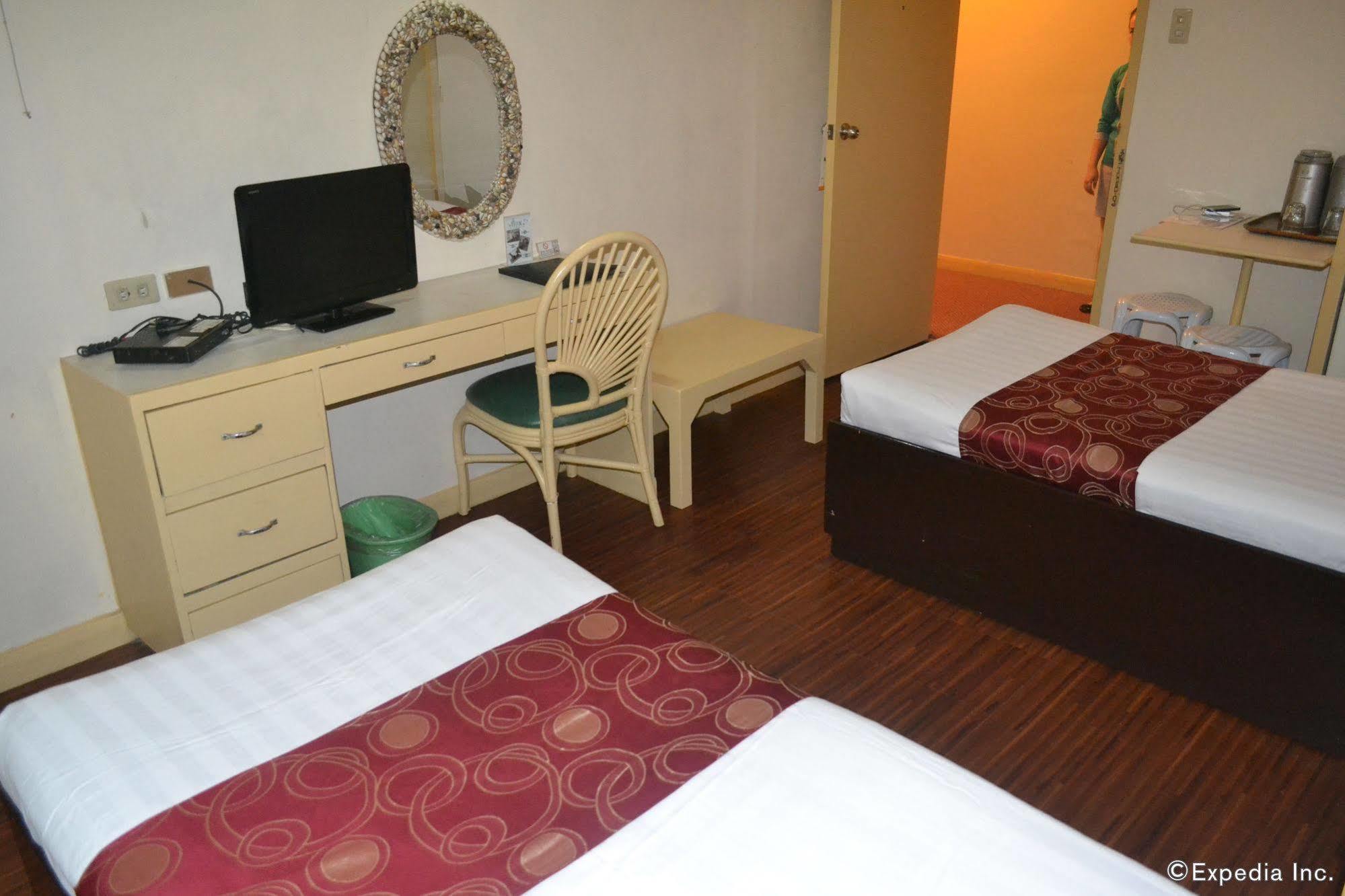 Hotel Cesario 막탄 외부 사진