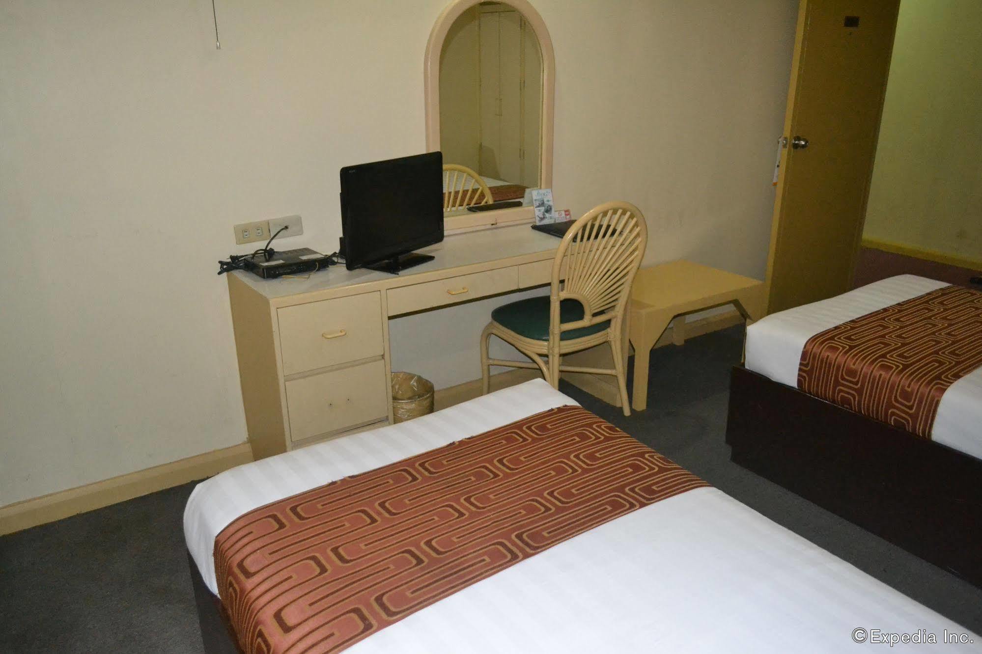 Hotel Cesario 막탄 외부 사진