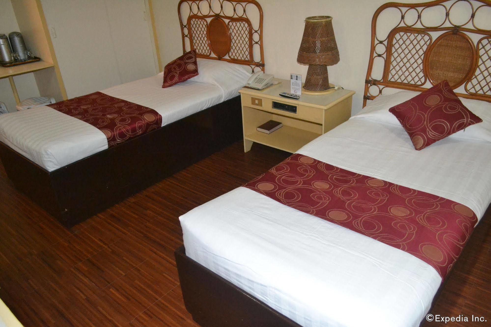 Hotel Cesario 막탄 외부 사진