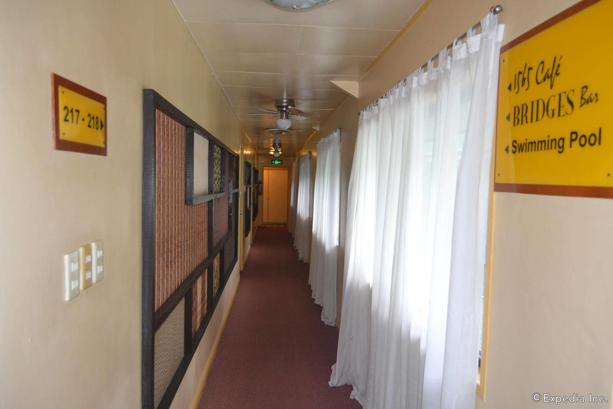 Hotel Cesario 막탄 외부 사진